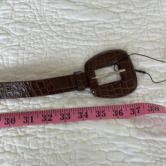 NWT Veronica Beard croc embossed belt - Picture 4 of 8